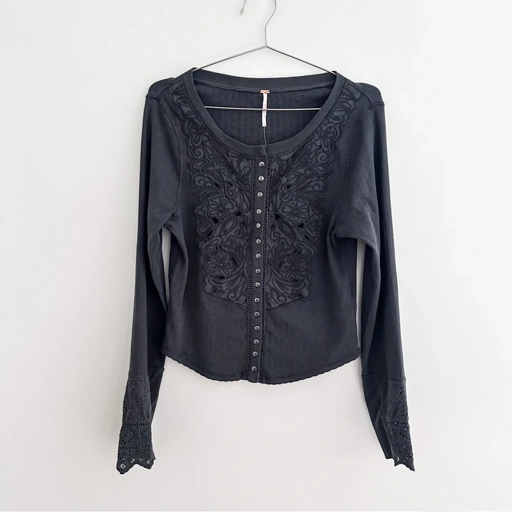 Free People Sidelines Embroidered Henley Long Sleeve Top NWT Size Large - Picture 7 of 7